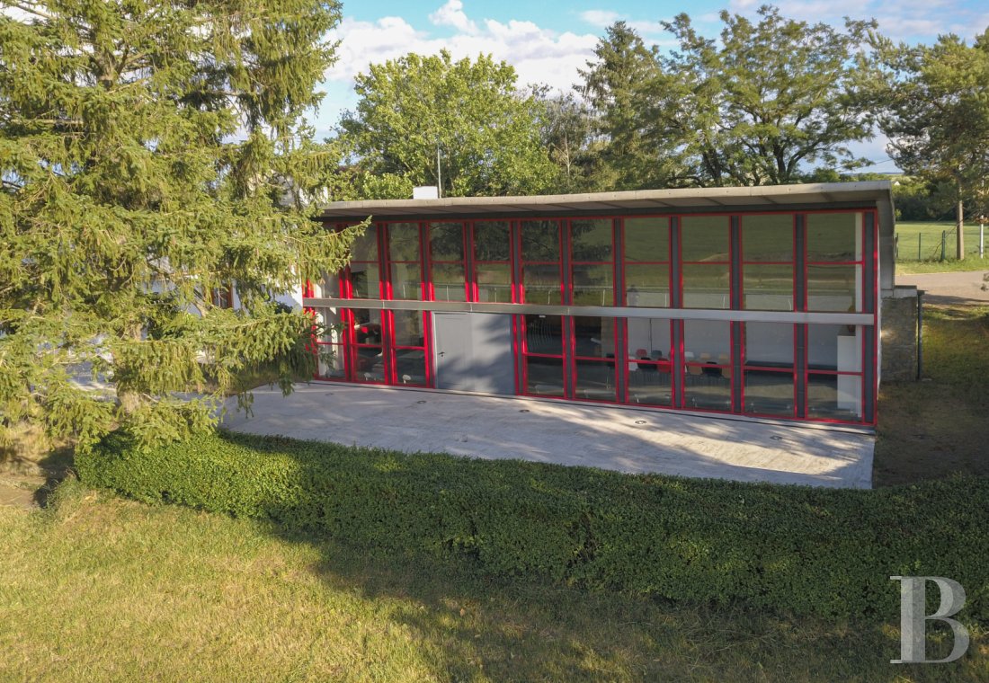En Meurthe-et-Moselle,  un ancien clubhouse d’aérodrome réalisé par Prouvé et Le Corbusier - photo  n°1